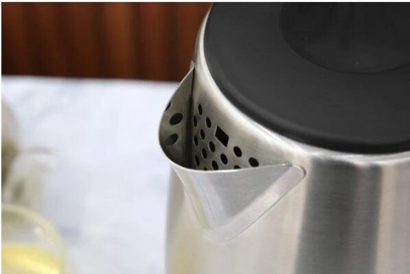 Chi tiết thân ấm siêu tốc Toshiba KT-17SH1NV với thiết kế inox sang trọng