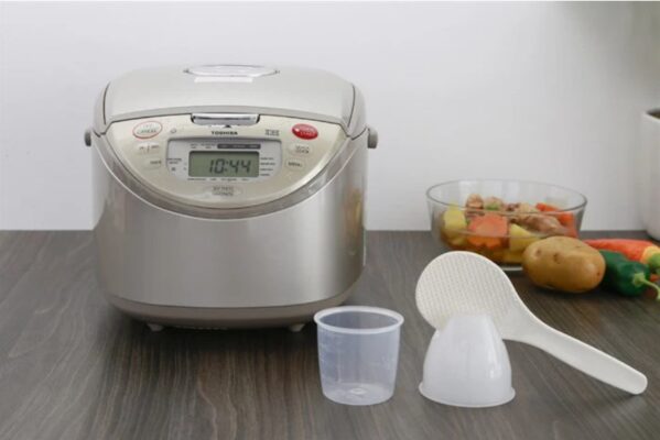Nồi Cơm Điện Tử Cao Tần Toshiba RC-18RH(CG)VN